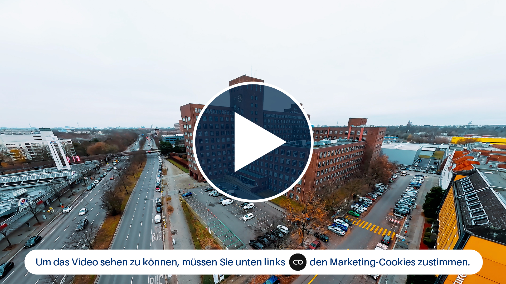 Vorschaubild des Videos mit dem Hinweis, dass man den Marketing-Cookies zustimmen muss, um es abspielen zu können